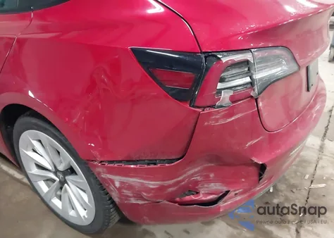 2021 Tesla Model 3 Long Range Dual Motor All-Wheel Drive z USA, uszkodzony, nr VIN 5YJ3E1EB1MF990341